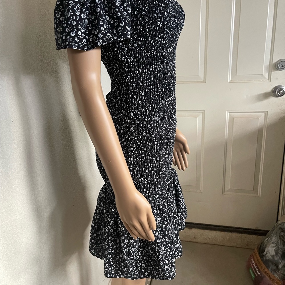 Black and white dress. Stretch fabric.